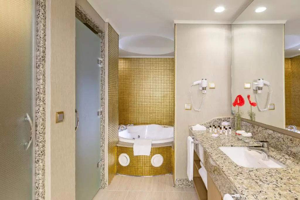 هتل رویال هالیدی پالاس آنتالیا